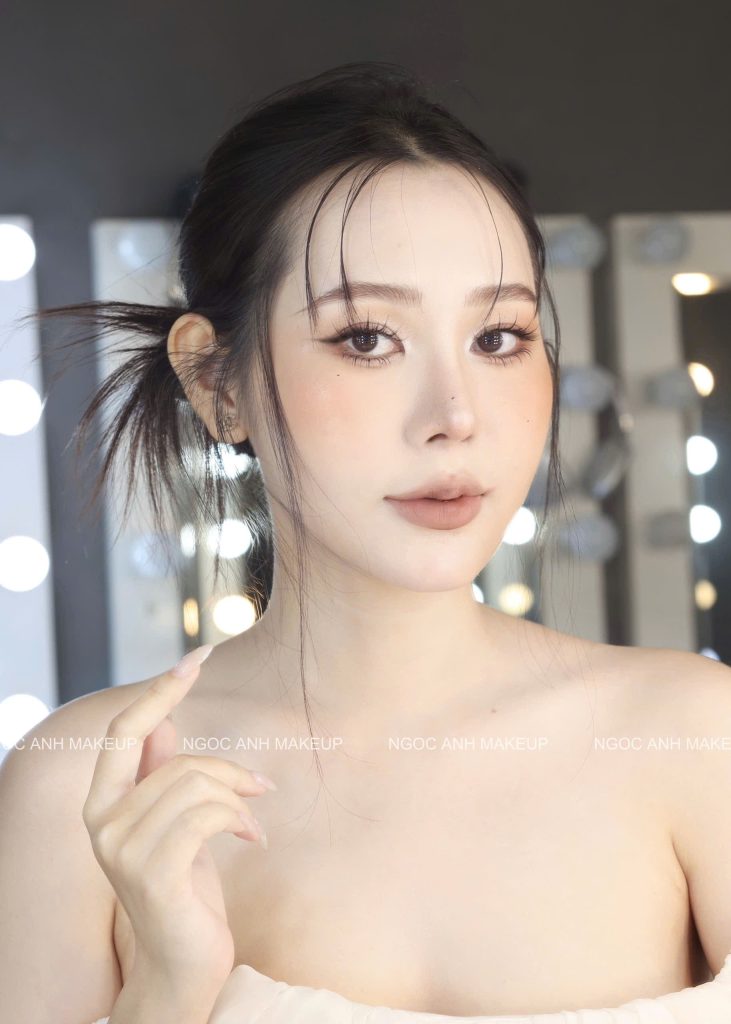 Ngọc Ánh makeup khách hàng trang điểm đẹp sử dụng dịch vụ của chúng tôi