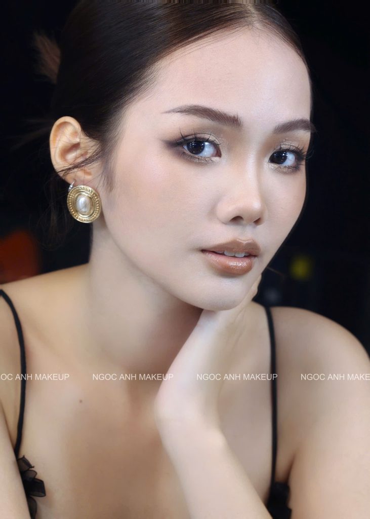 Ngọc Ánh makeup khách hàng trang điểm đẹp sử dụng dịch vụ của chúng tôi