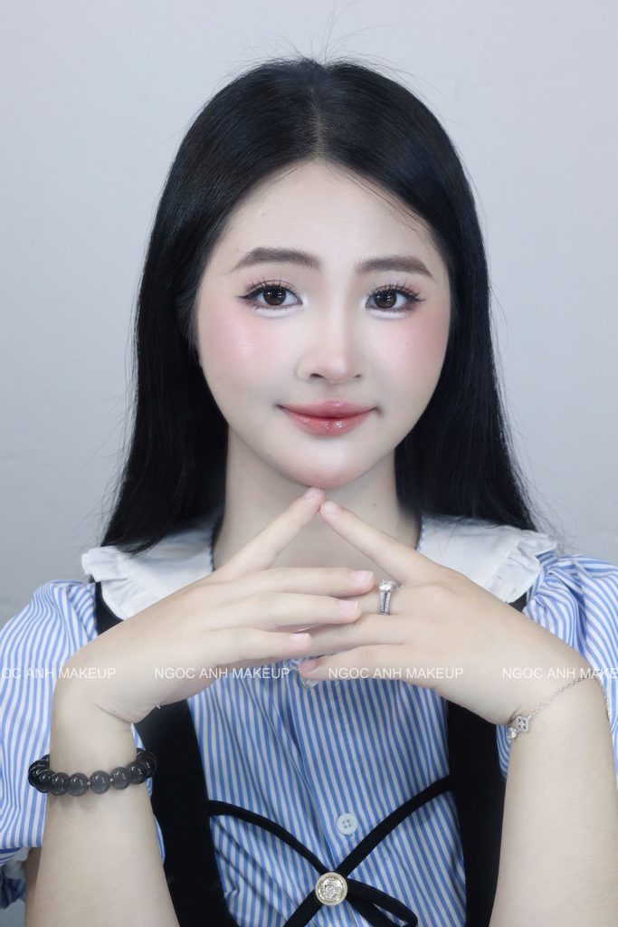 Ngọc Ánh makeup khách hàng trang điểm đẹp sử dụng dịch vụ của chúng tôi